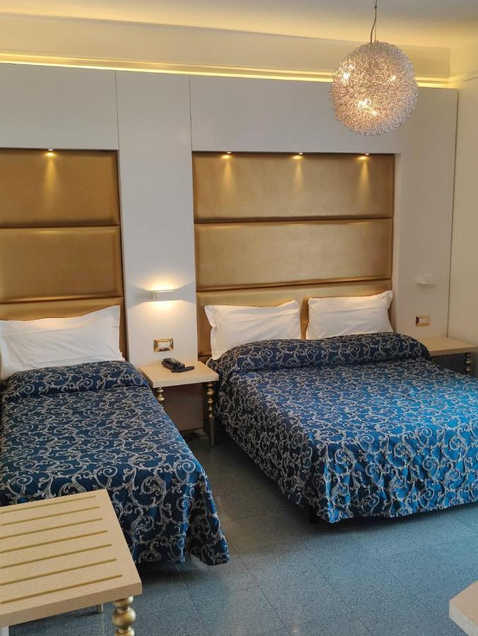 Hotel Ambassador ริมินี ภายนอก รูปภาพ