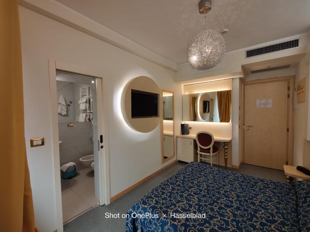 Hotel Ambassador ริมินี ภายนอก รูปภาพ