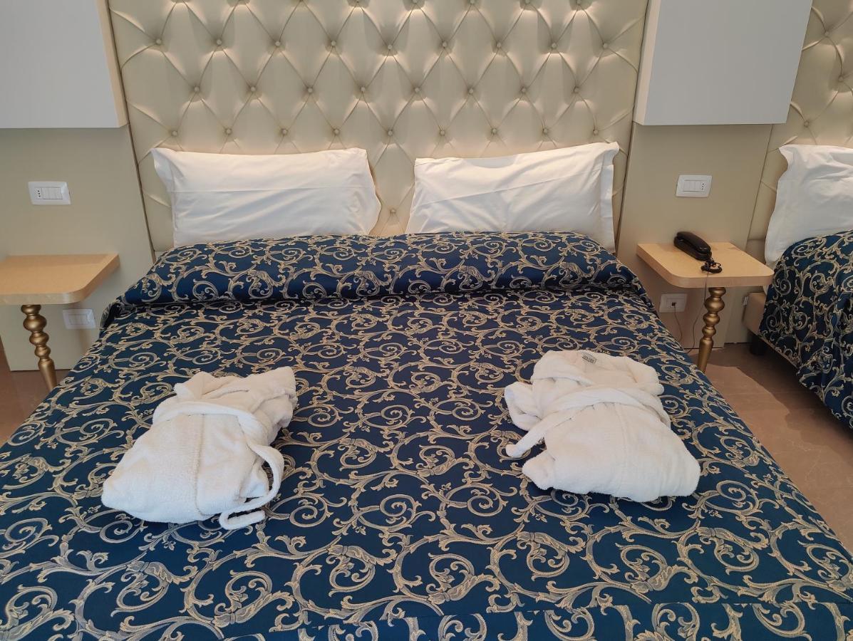 Hotel Ambassador ริมินี ภายนอก รูปภาพ