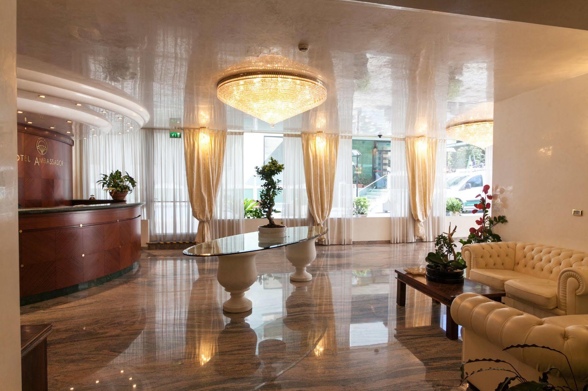 Hotel Ambassador ริมินี ภายนอก รูปภาพ